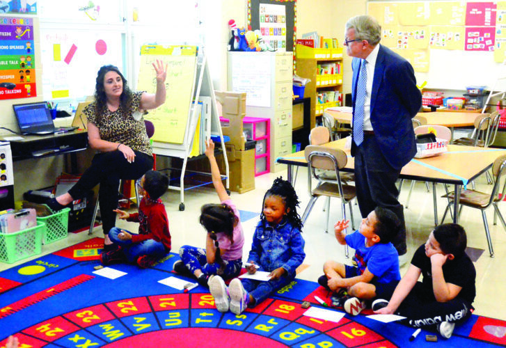 DeWine touts ‘science of reading’ in visit to Youngstown school